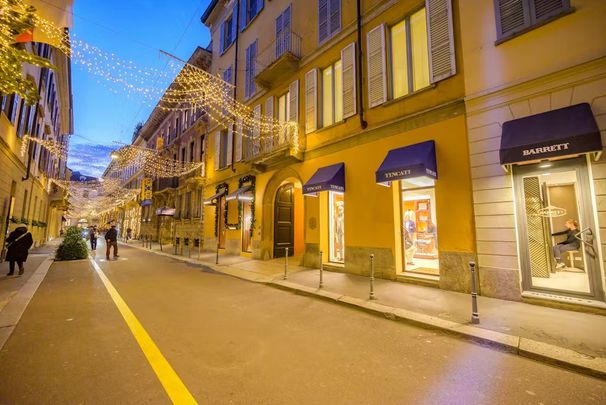 Via Gesù, Milan, Lombardy 20121 - Photo 1