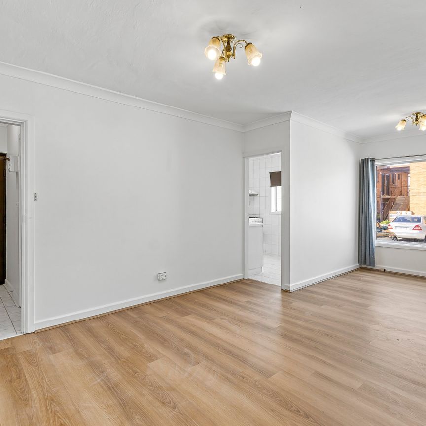 Bright & Convenient Apartment Living in the Heart of Glenroy - Photo 1
