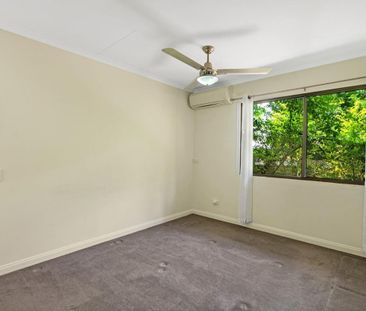 SOLID FAMILY HOME IN SOUGHT AFTER SUBURB - Photo 4