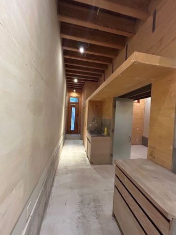 For Lease - 303 Coxwell Avenue Unit# rear workspace, Toronto, Ontario - Photo 4