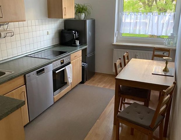 schöne gepflegte 2Zi-Wohnung mit Balkon, Westenviertel Regensburg - Photo 1