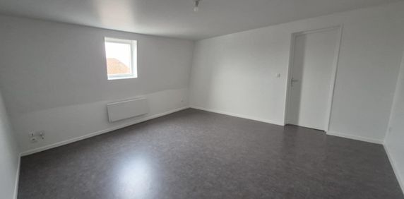 Location Appartement 2 pièces 60m² AIRE SUR LA LYS 62120 - Photo 2