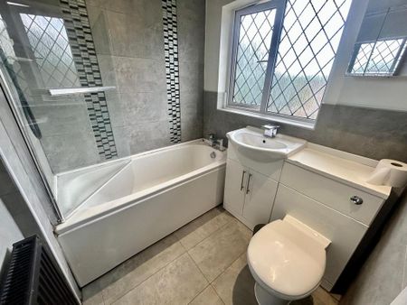 2 bedroom semi-detached house to rent - Photo 3