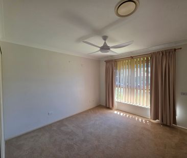 Beautifully Maintained Ground-Floor Villa - Photo 3