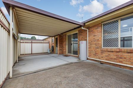 Quiet Villa Living! - Photo 5