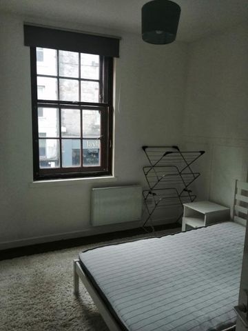 3 bedroom flat to rent - Photo 5