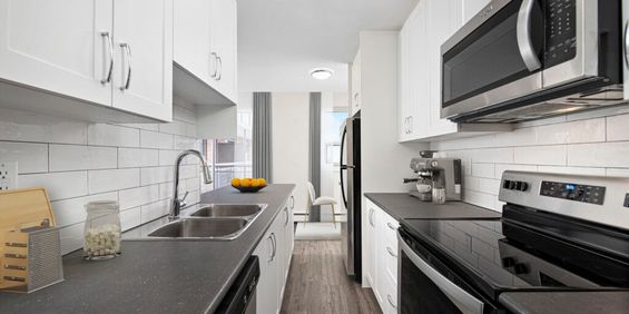 Diplomat Apartments - Photo 3