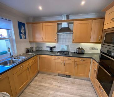 2 bedroom end of terrace house to rent - Photo 5