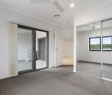 Stylish unit in excellent location - Photo 1