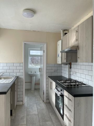 3 bedroom terraced house to rent - Photo 5