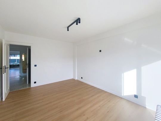 Vernieuwd appartement met 2 kamers centrum Ninove - Photo 1