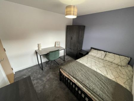 2 bedroom terraced house to rent - Photo 4