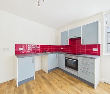 2 BED Apartment To rent - Photo 2