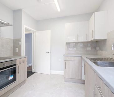 2 Bed Flat, Evesham Road, E15 - Photo 1