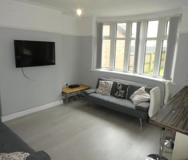 4 bedroom semi-detached house to rent - Photo 1