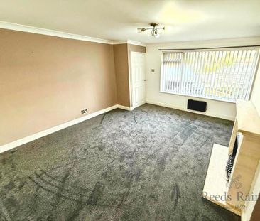 3 bedroom semi-detached house to rent - Photo 2