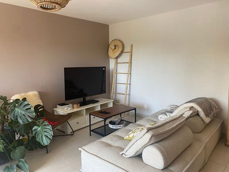 Location Appartement 3 pièces 71m² - Photo 5