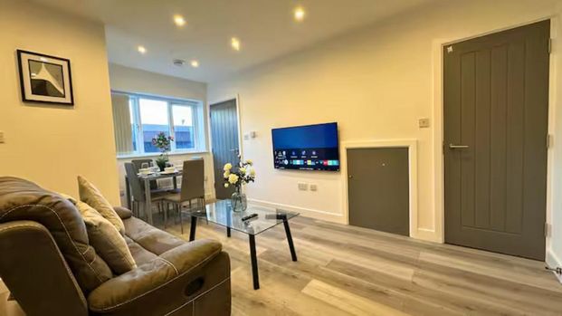 2 bedroom flat to rent - Photo 1