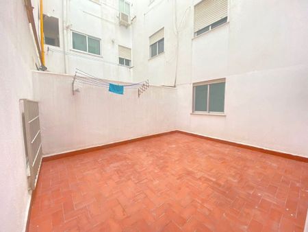 Avinguda de la Constitució, Valencia, Valencian Community 46009 - Photo 5