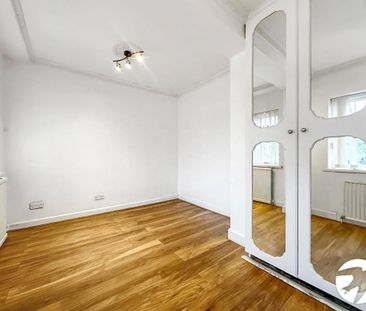 4 bedroom semi-detached house to rent - Photo 6