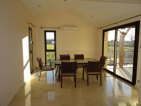 Location Maison 5 pièces 187m² - Photo 2