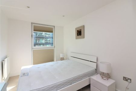 1 Bed Flat, Cobalt Point, E14 - Photo 3