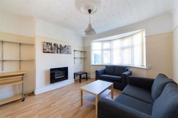 2 bed flat to rent in Ferndene Grove, Newcastle Upon Tyne, NE7 - Photo 1