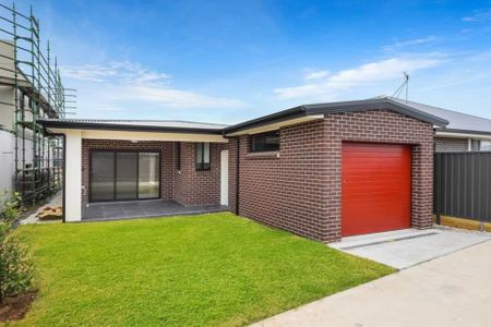 Great 4 Bedroom Home in Great Location! - Photo 4