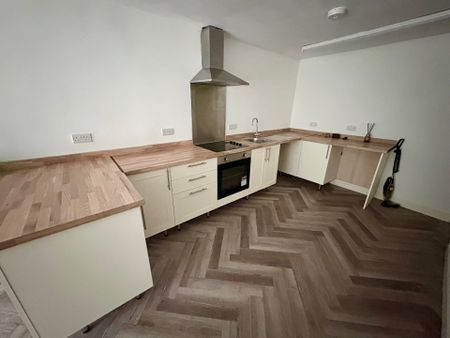 HineHall, Mapperley, NOTTINGHAM - Photo 4