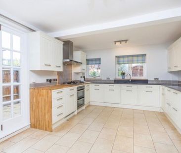 4 Bed Semi-Detached House, Vernon Road, SW14 - Photo 6