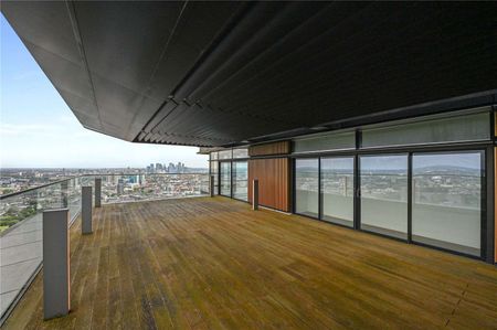 An exceptional 2,175 sq ft three bedroom apartment with a 800 sq ft terrace and three additional balconies situated on the 38th floor of Principal Tower. - Photo 5