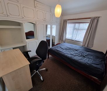 6 Bed Student Accommodation - Photo 6