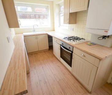 3 bedroom semi-detached house to rent - Photo 6