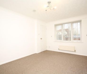 2 bedroom end of terrace house to rent - Photo 1