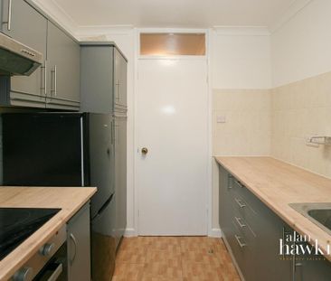 1 bedroom ground floor flat to rent - Photo 4