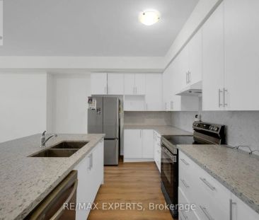 16 GRIFFITH STREET - Photo 5