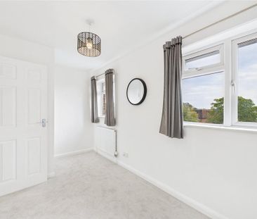 2 bedroom maisonette to rent - Photo 2