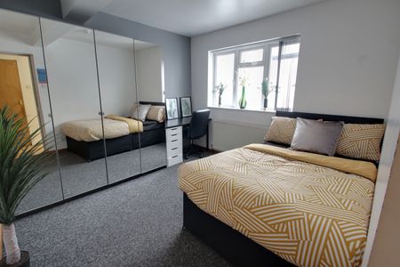 2 Bed Flat, Chancery Street, LE1 - Photo 2