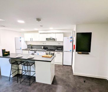 1 bedroom in a house share to rent - Photo 4