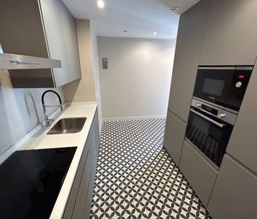 Calle de Colmenares, Madrid, Community of Madrid 28004 - Photo 2