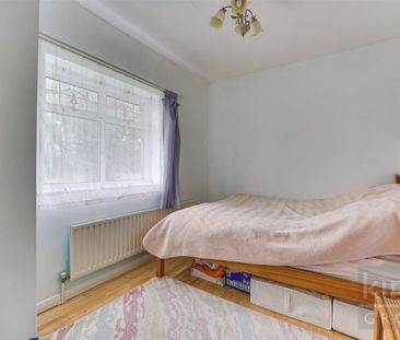 3 Bedroom House - Semi-Detached To Let - Photo 6