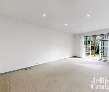 Impeccable Villa with Space to Spare - Photo 1