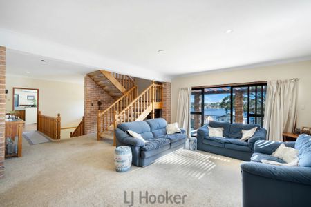 Spacious Family Home with Stunning Lake Views - Photo 4