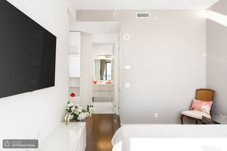 Magnificent furnished bright penthouse for rent in L'Île-des-Soeurs, sought-after Pointe-Nord - Photo 5