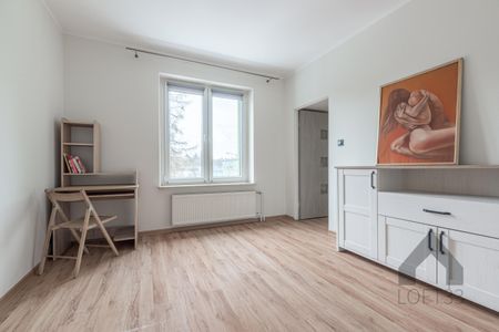 Wyposażone mieszkanie dwupokojowe na osiedlu Energetyków w Jaworznie do wynajęcia | Spacer 3D - Zdjęcie 4