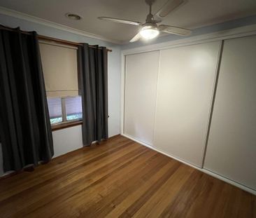 CHARMING 3 BEDROOM HOME - Photo 2