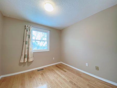 For Lease - 195 Enchanted Hills Crescent, Toronto, Ontario - Photo 5