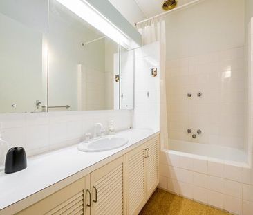 ELSTERNWICK LIVING - Photo 6