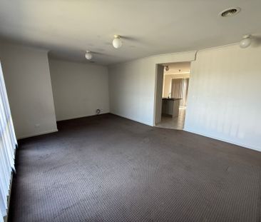 Neat 3 Bedroom Home!! - Photo 1