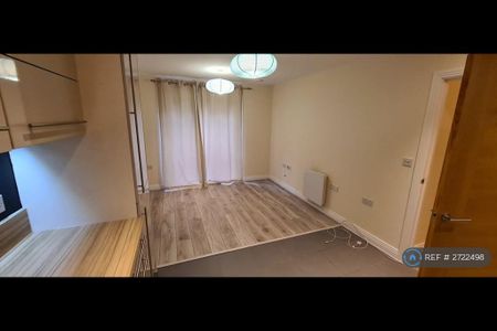 2 bedroom flat to rent - Photo 3